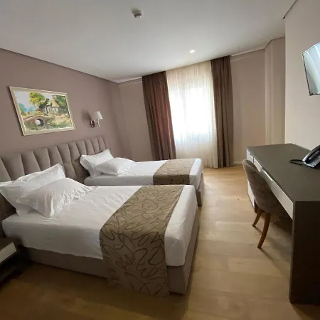 호텔 Doanesia Premium & 4*