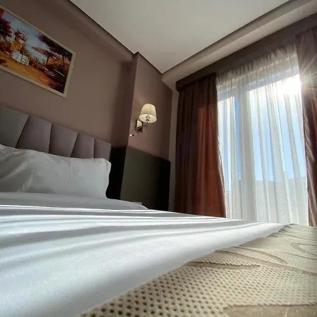 Doanesia Premium & 酒店 4*