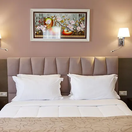 酒店 Doanesia Premium & 4*