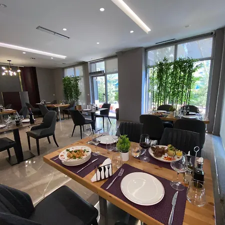 Doanesia Premium & Hotel