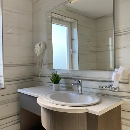 Doanesia Premium & 4*