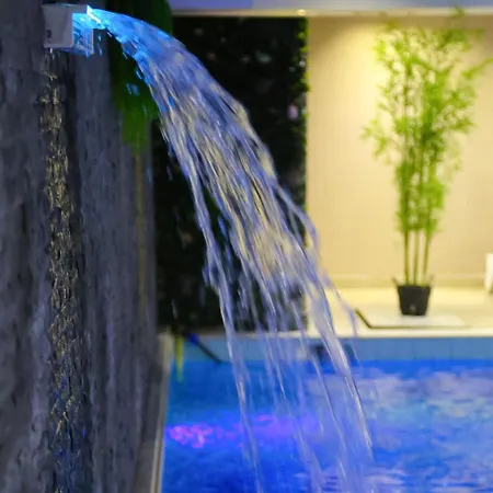 Hotel Doanesia Premium & Mezez