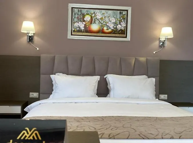 מלון Doanesia Premium & 4*