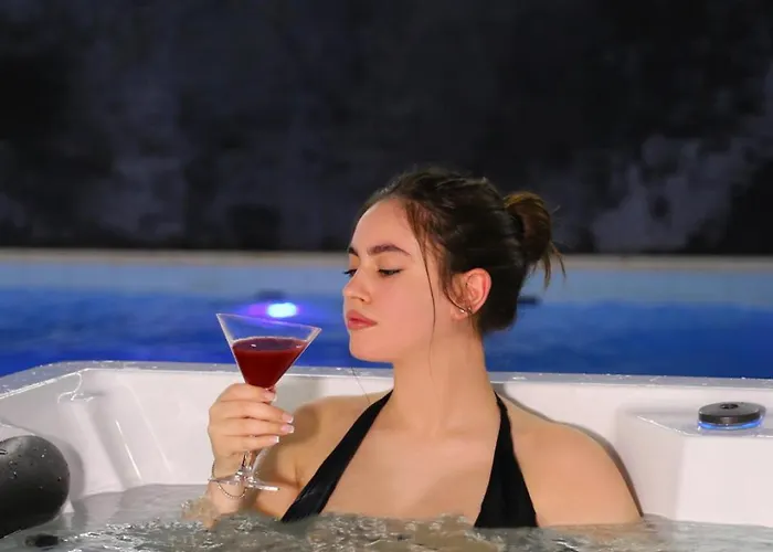 Hotel Doanesia Premium & Mezez