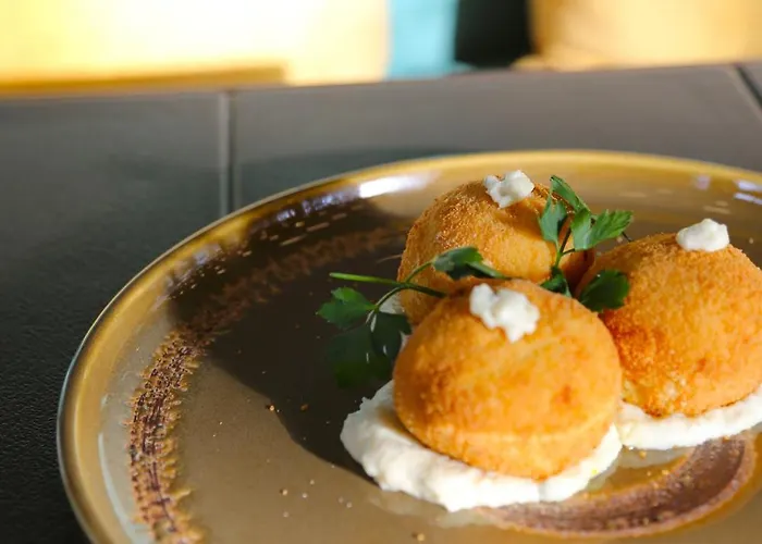 Doanesia Premium & Hotel Mezez