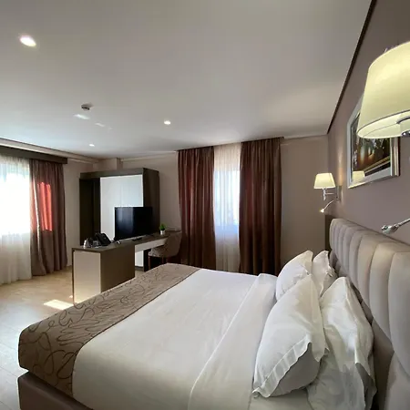 Hotel Doanesia Premium & Tirana