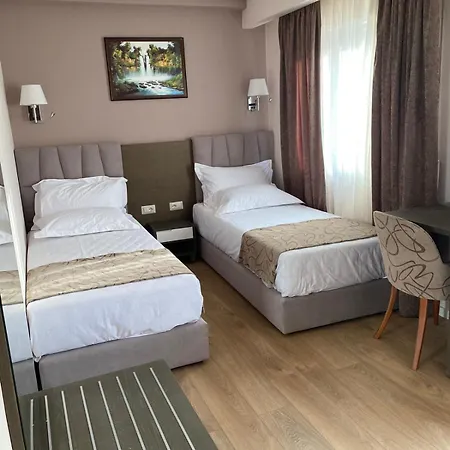 فندق Doanesia Premium & 4*